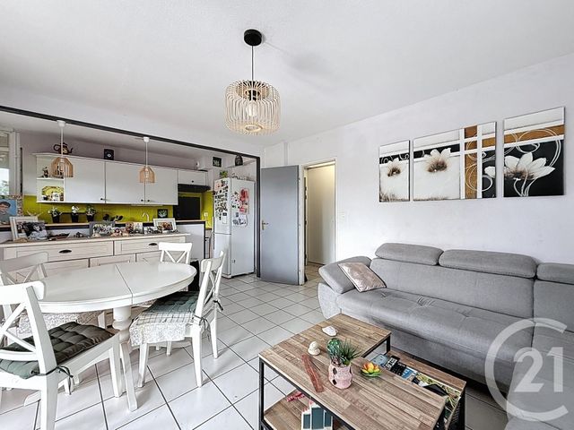 Appartement T3 à vendre - 3 pièces - 58.38 m2 - MARCHEPRIME - 33 - AQUITAINE - Century 21 Duprat & Associés