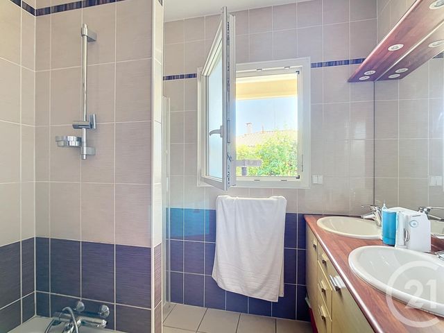 maison à louer - 4 pièces - 99.52 m2 - GUJAN MESTRAS - 33 - AQUITAINE - Century 21 Duprat & Associés