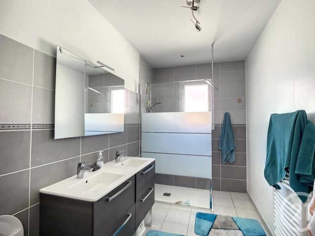 maison à louer - 3 pièces - 83.54 m2 - GUJAN MESTRAS - 33 - AQUITAINE - Century 21 Duprat & Associés