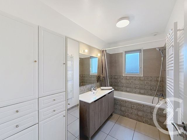 maison à vendre - 5 pièces - 104.0 m2 - ST MAGNE - 33 - AQUITAINE - Century 21 Duprat & Associés