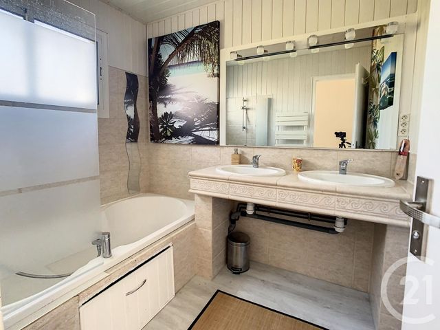 maison à louer - 6 pièces - 127.6 m2 - LA TESTE DE BUCH - 33 - AQUITAINE - Century 21 Duprat & Associés