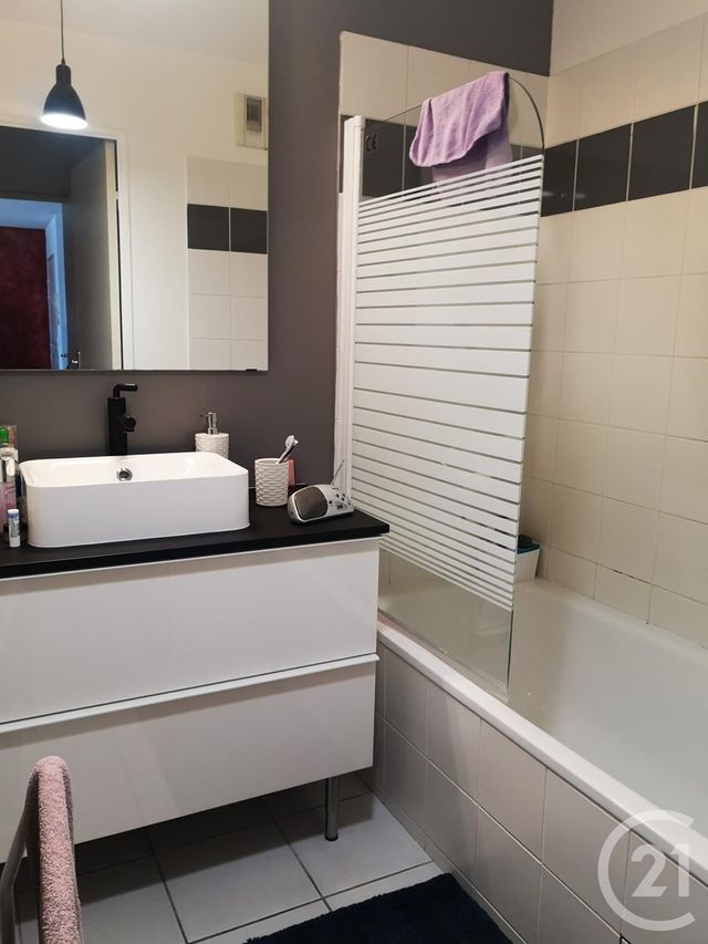 Appartement T2 à louer - 2 pièces - 48.73 m2 - BORDEAUX - 33 - AQUITAINE - Century 21 Duprat & Associés