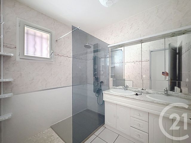 maison à louer - 4 pièces - 88.93 m2 - GUJAN MESTRAS - 33 - AQUITAINE - Century 21 Duprat & Associés